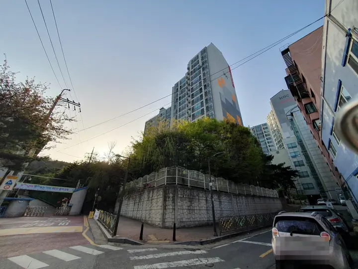단지 옆 서울등마초등학교