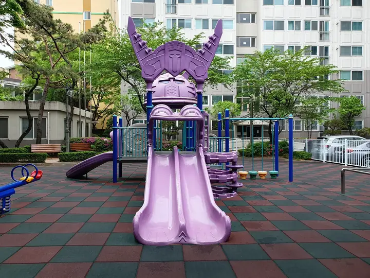 정면에서 본 놀이대