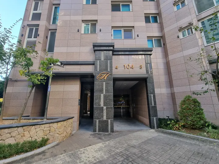 104동 출입구