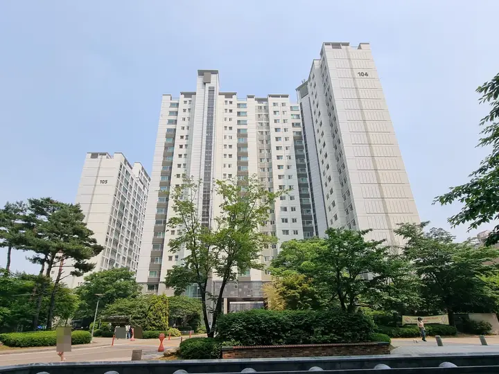 단지 앞에서 본 20층 동들