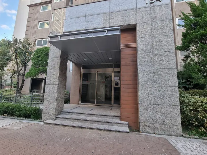 134동 출입구