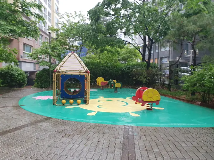 해님 바닥 놀이터