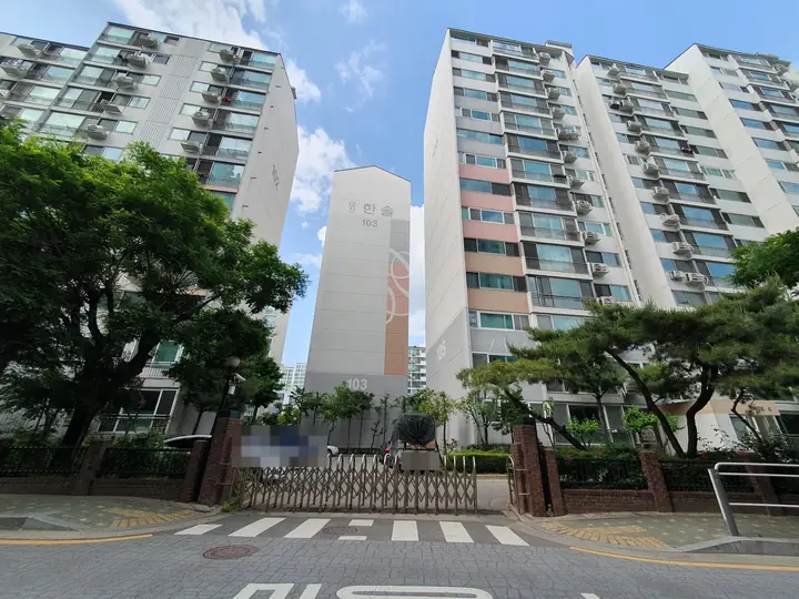 103동과 105동 전경